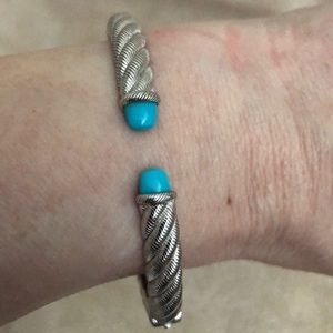 COPY - Judith Ripka cuff, in excellent condition size med cuff